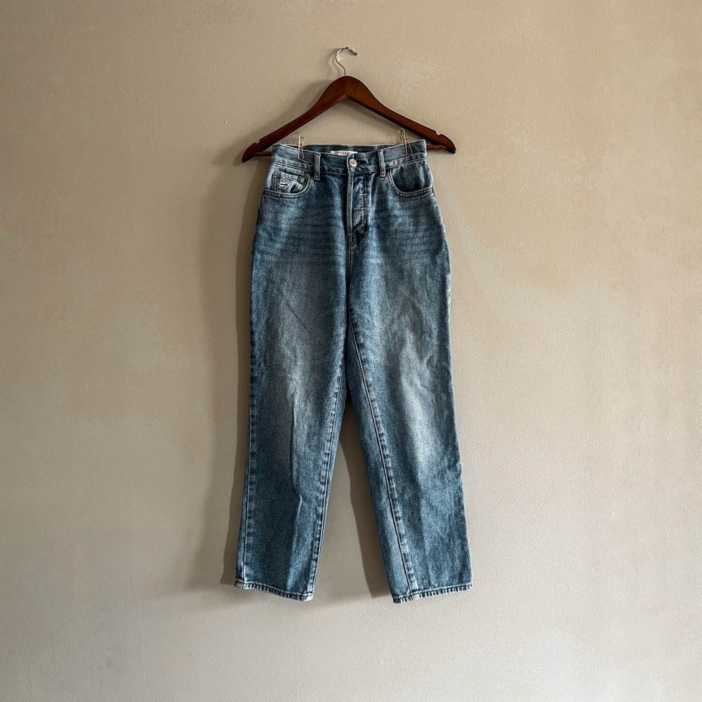 PacSun Mom High Rise Straight Jeans • Size 25/0